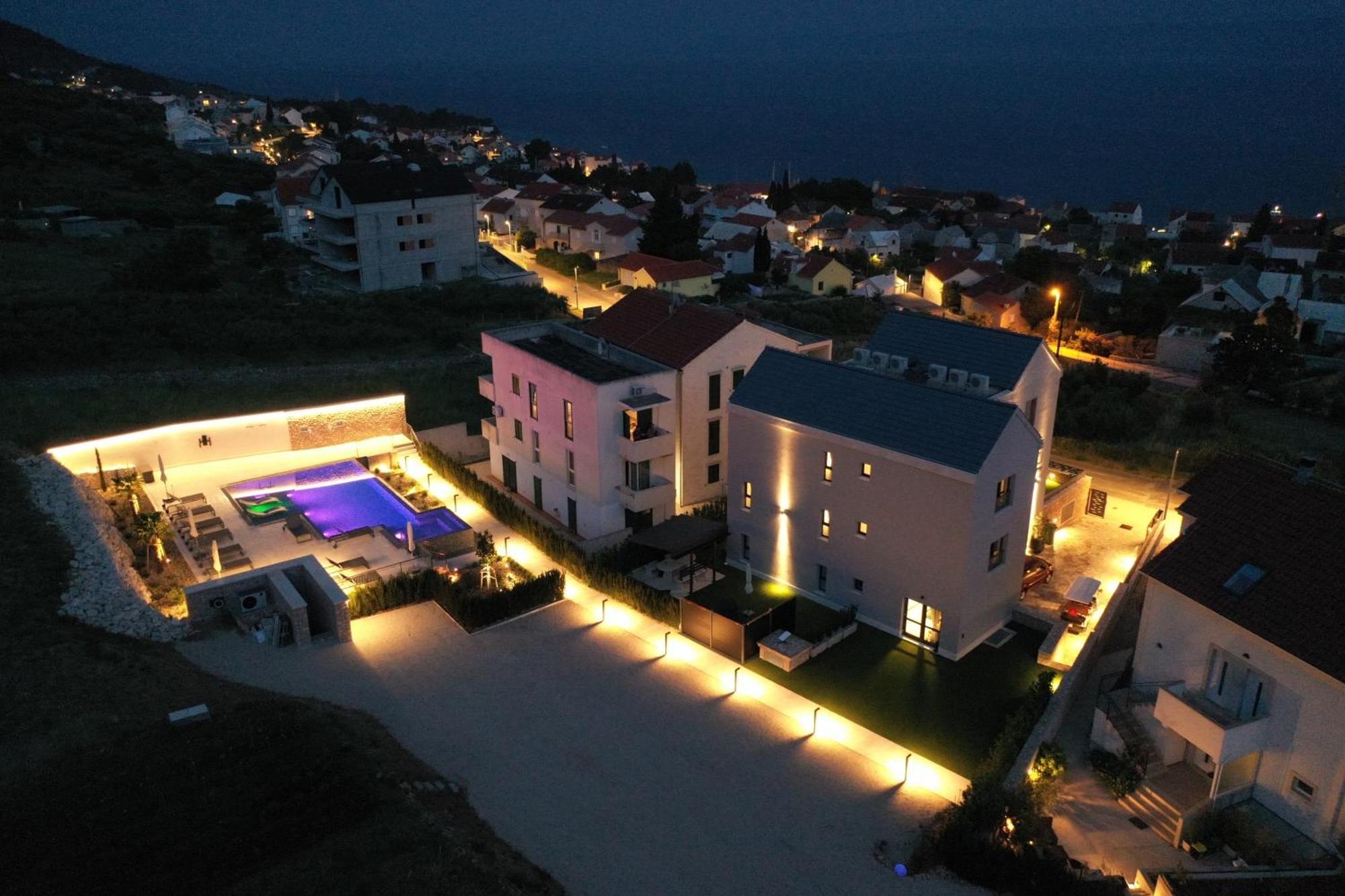 Grey House Apartment Bol Luaran gambar