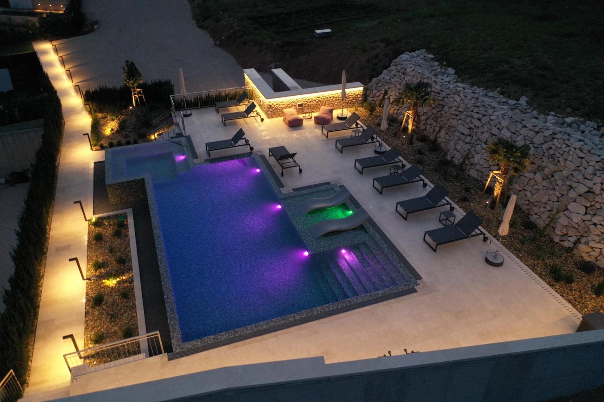 Grey House Apartment Bol Luaran gambar