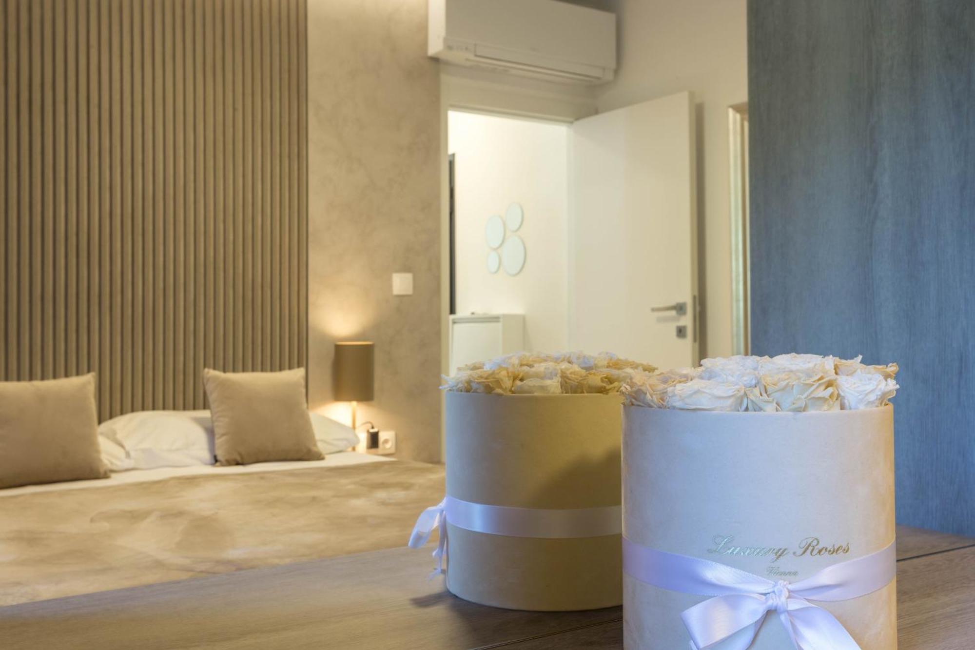 Grey House Apartment Bol Luaran gambar